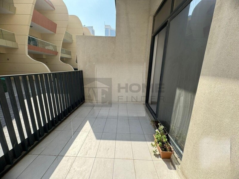 Apartment for Sale in Beverly Residence 1 - Jumeirah Village Circle, Dubai - Modern Studio | Terrace | Vacant on Transfer at 720000 AED